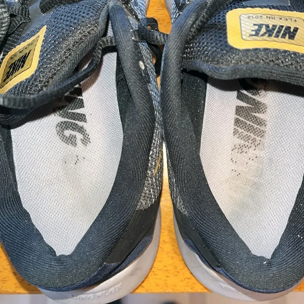 WOMEN’S NIKE FLEX SIZE 12 /EURO 44.5 RUNNING SHOES